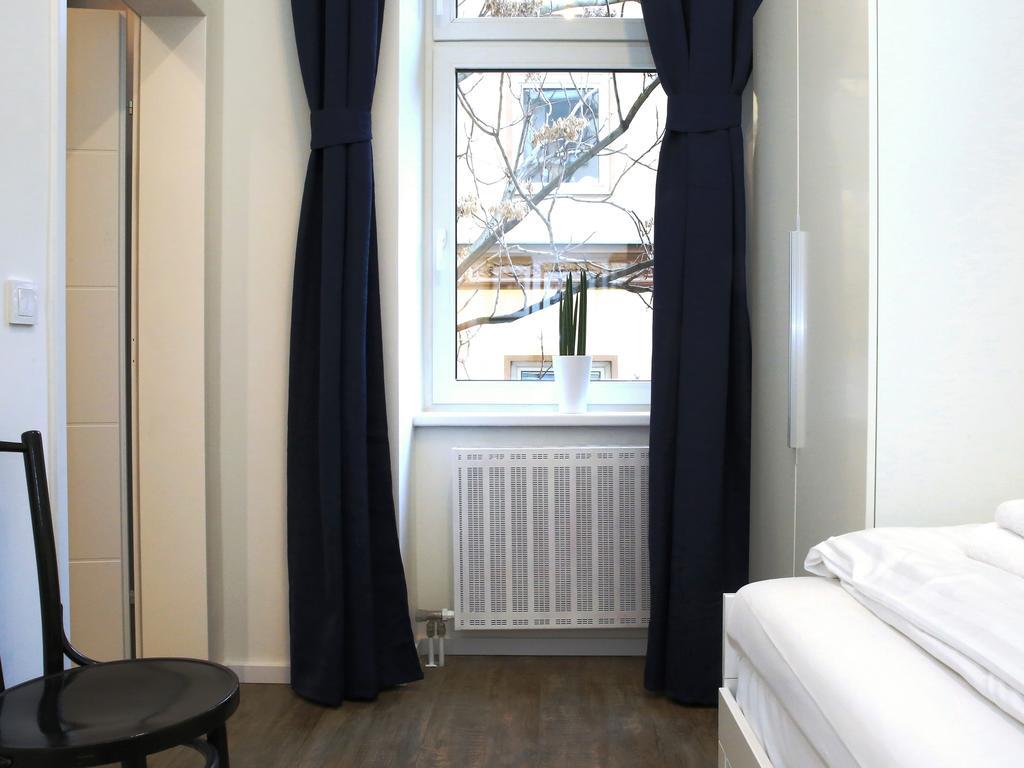 Flatprovider Comfort Eduard Apartment - Contactless Check In فيينا الغرفة الصورة