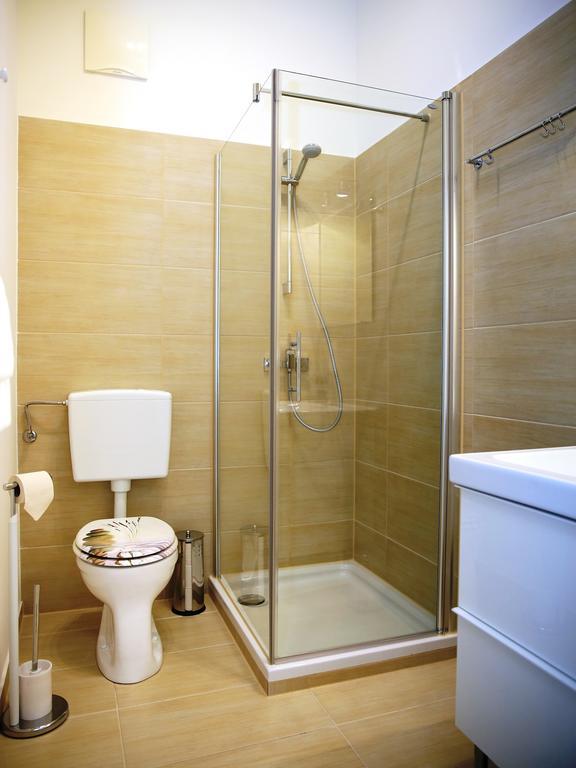 Flatprovider Comfort Eduard Apartment - Contactless Check In فيينا الغرفة الصورة